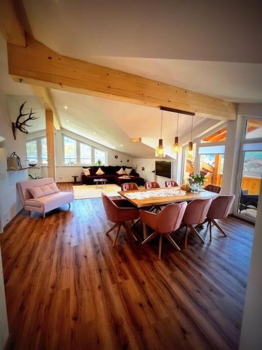 23 Neu Erbaute Ferienwohnung Mit Schloss- Und Panoramablick 哈尔伯莱赫 外观 照片