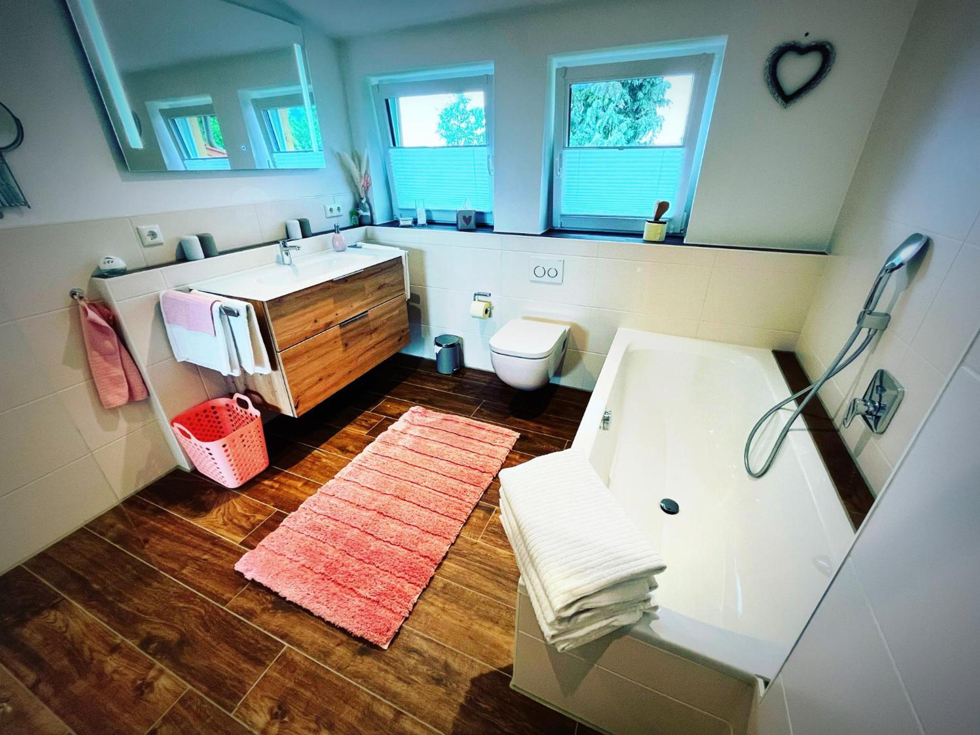23 Neu Erbaute Ferienwohnung Mit Schloss- Und Panoramablick 哈尔伯莱赫 外观 照片