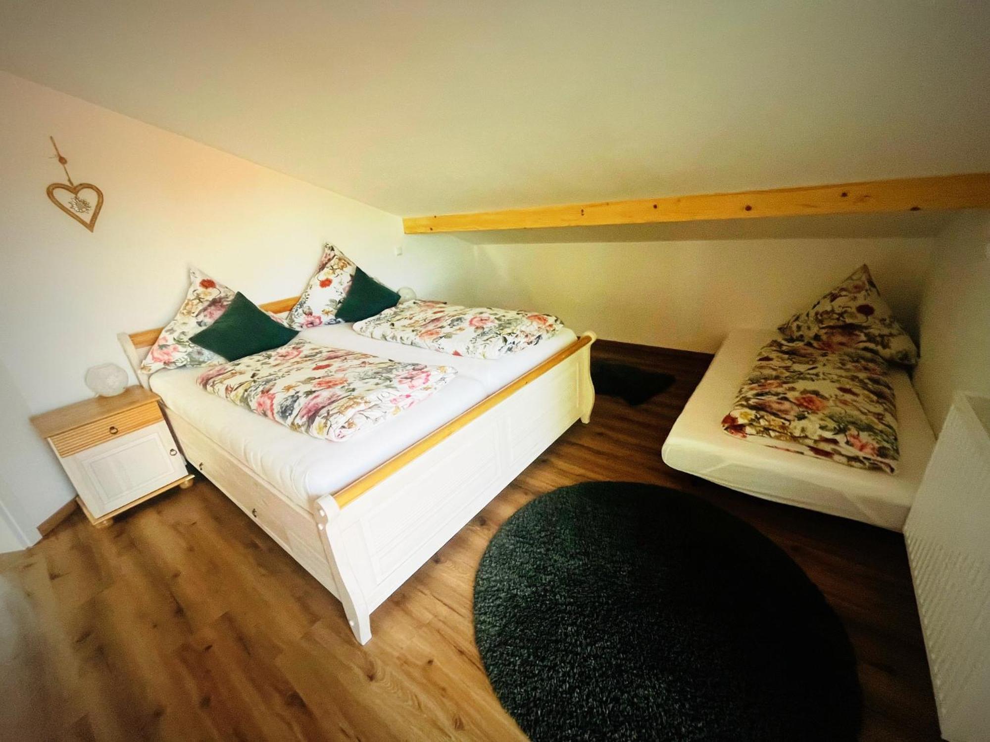 23 Neu Erbaute Ferienwohnung Mit Schloss- Und Panoramablick 哈尔伯莱赫 外观 照片