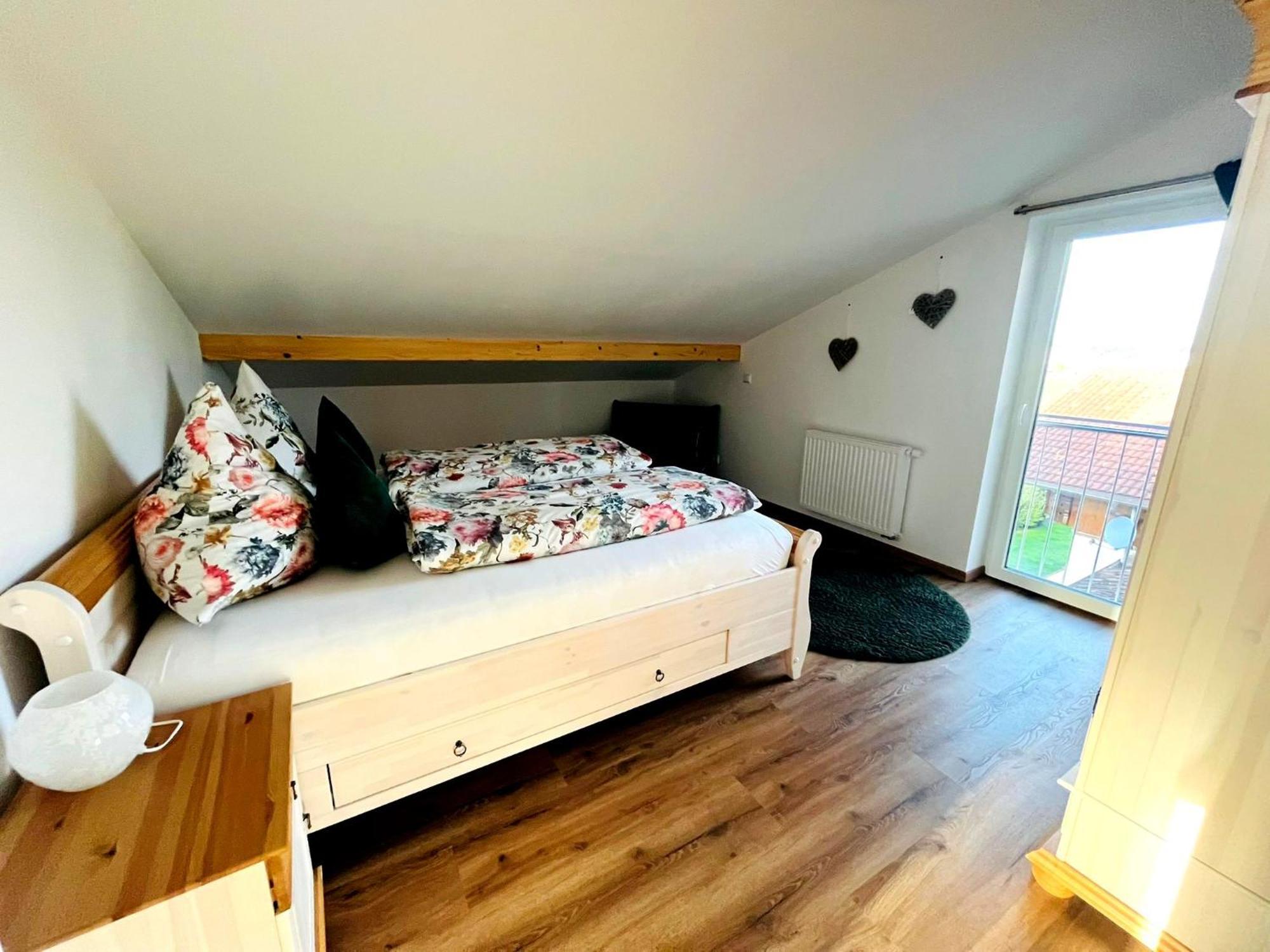 23 Neu Erbaute Ferienwohnung Mit Schloss- Und Panoramablick 哈尔伯莱赫 外观 照片