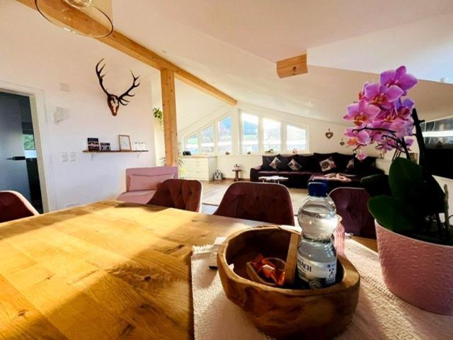 23 Neu Erbaute Ferienwohnung Mit Schloss- Und Panoramablick 哈尔伯莱赫 外观 照片